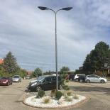 Vhm Eclairage - Ungersheim - Ensemble mât contemporain Féroé, crosse Sargas, 2 bras, 2 feux, luminaire Bhoot grand modèle