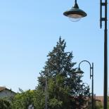 Vhm Eclairage - Saint-Quentin-Sur-Isère - Ensemble mât contemporain Féroé, bouquet Vénus, luminaire Tornade