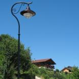 Vhm Eclairage - Belmont-Luthezieu - Ensemble mât contemporain Féroé, crosse Léo, luminaire contemporain Tornade