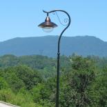 Vhm Eclairage - Belmont-Luthezieu - Ensemble mât contemporain Féroé, crosse Léo, luminaire contemporain Tornade