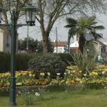 Vhm Eclairage - Le Plessis Robinson - Ensemble mât contemporain Timor, luminaire contemporain Austral